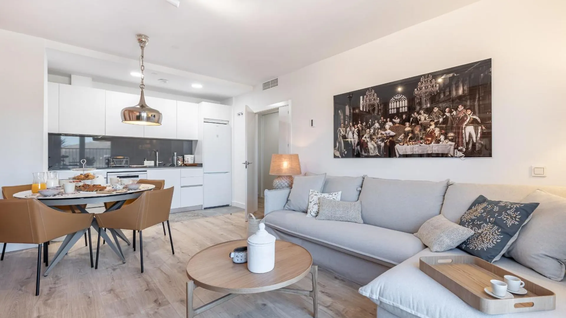 Malaga Skyline 8 Pool & Parking Free Apartment