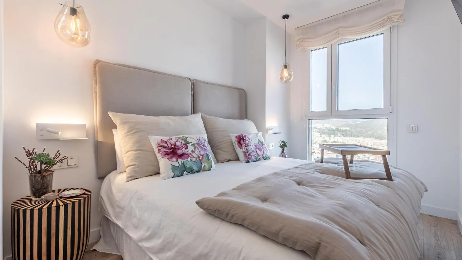 Malaga Skyline 8 Pool & Parking Free Apartment