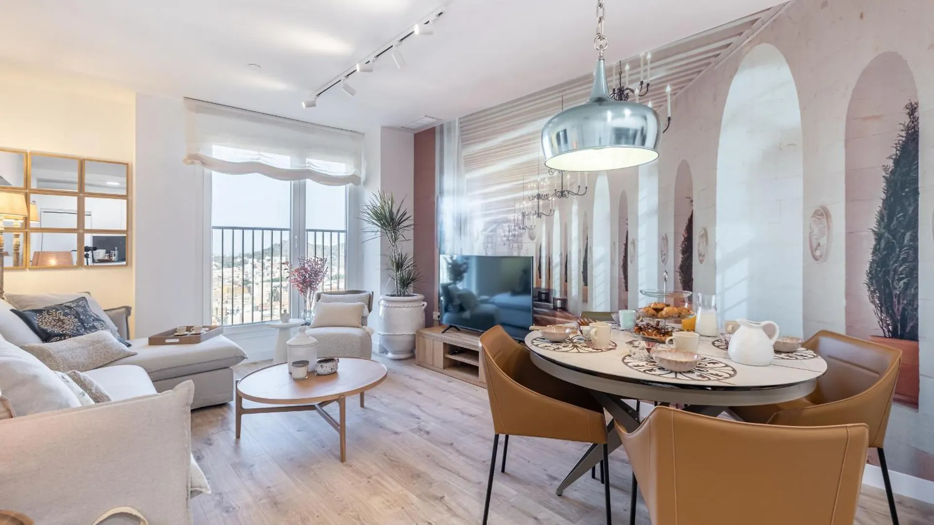 Malaga Skyline 8 Pool & Parking Free Apartment