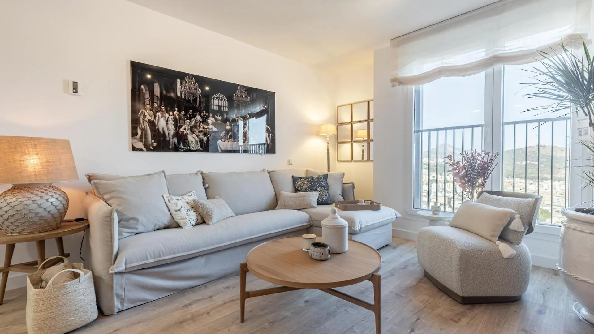 Malaga Skyline 8 Pool & Parking Free Apartment