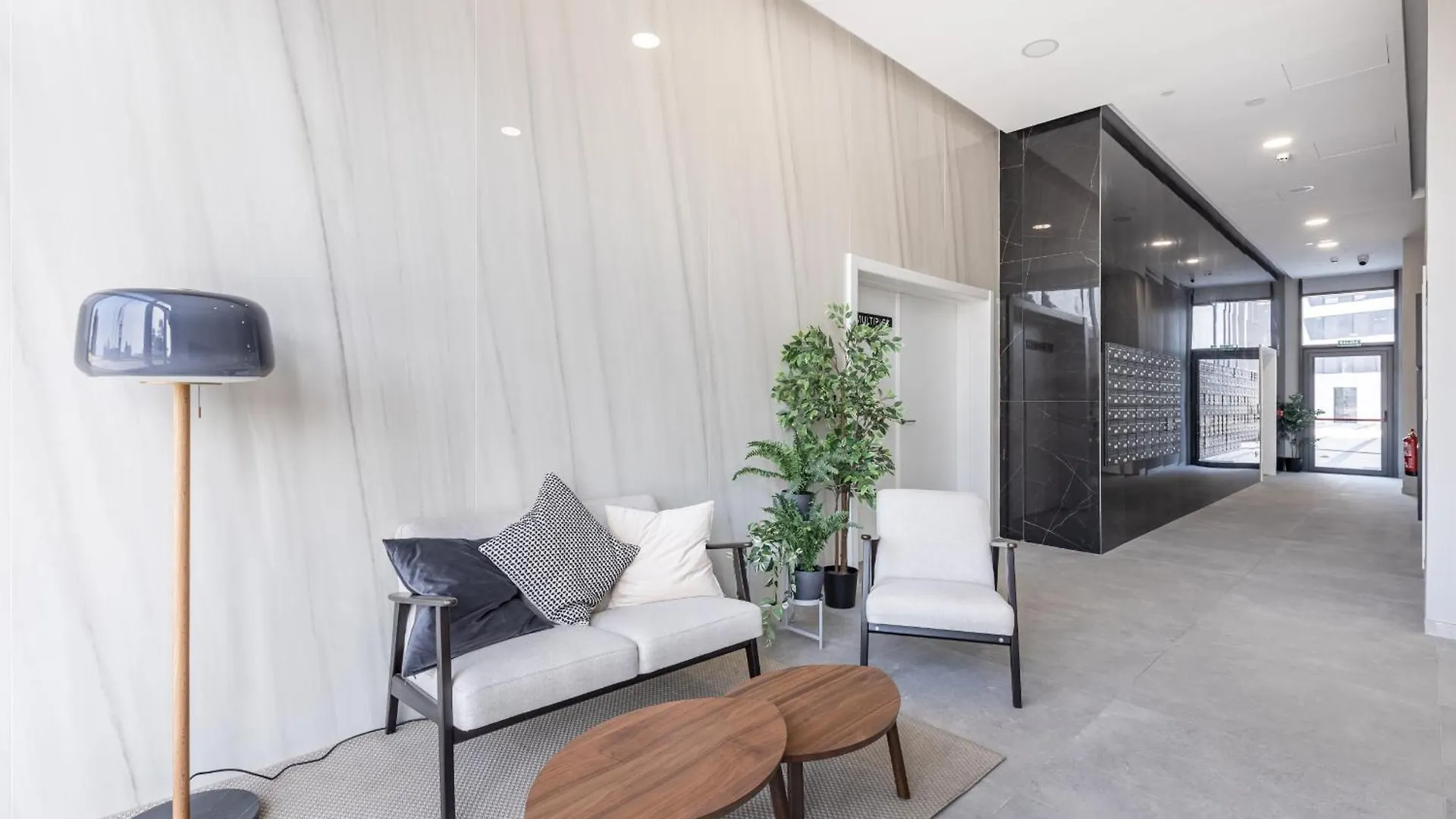 Malaga Skyline 8 Pool & Parking Free Apartment