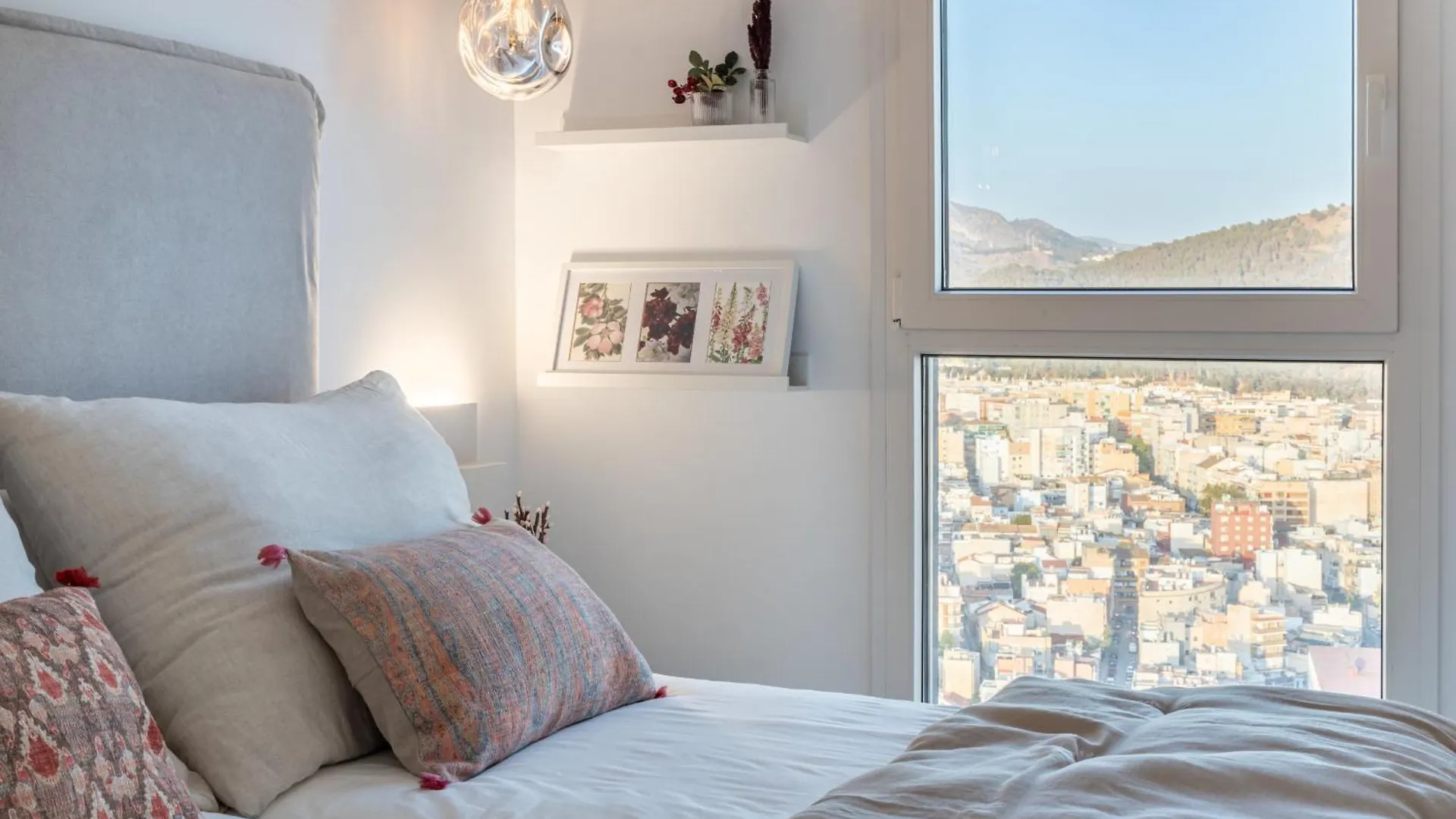 Malaga Skyline 8 Pool & Parking Free Apartment
