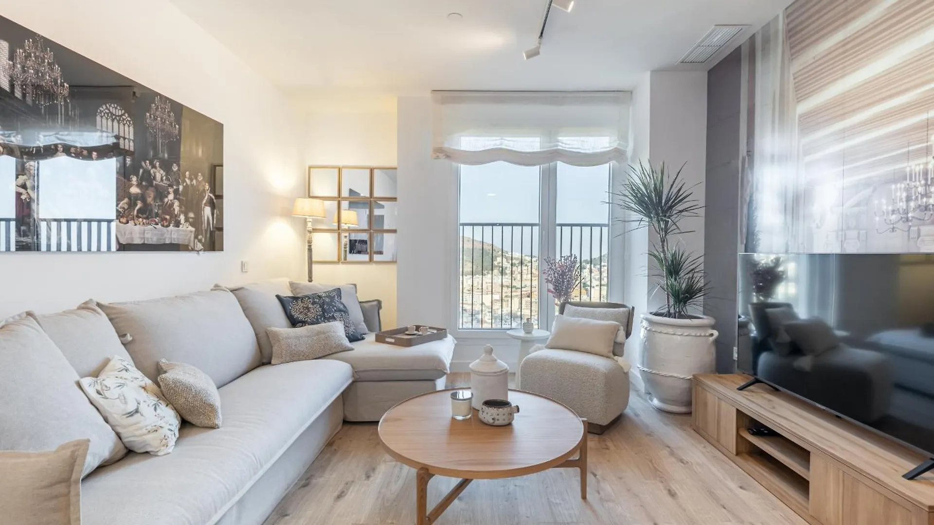 Malaga Skyline 8 Pool & Parking Free Apartment